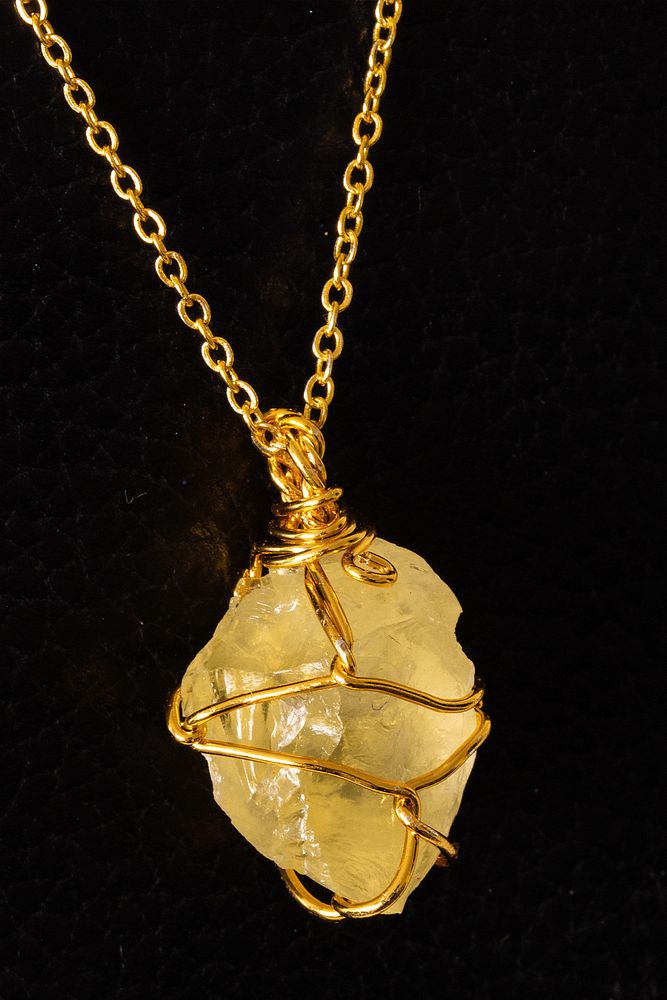 Sertifikalı Gold Tel Sargılı Limon Kuvars Taşı Kolye